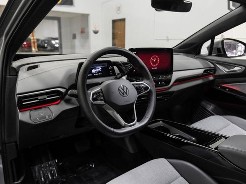 Used 2023 Volkswagen ID.4 Pro image 3