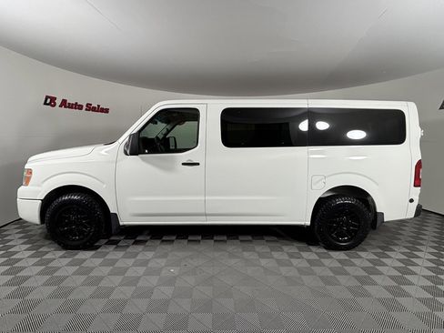 Used 2018 Nissan NV 3500 S image 3