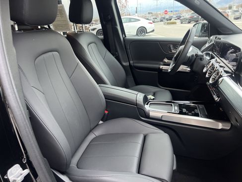 Certified 2025 Mercedes-Benz GLB 250 4MATIC image 27