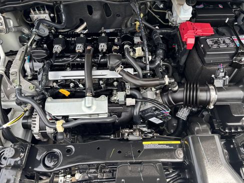 Used 2025 Nissan Versa SV FWD image 27
