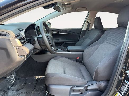 Used 2025 Toyota Camry LE FWD image 6