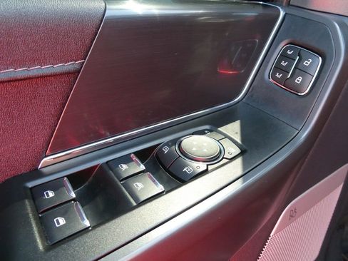 Used 2025 Ford F150 Lariat AWD/4WD image 24