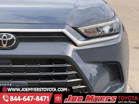 Used 2025 Toyota Grand Highlander FWD image 4