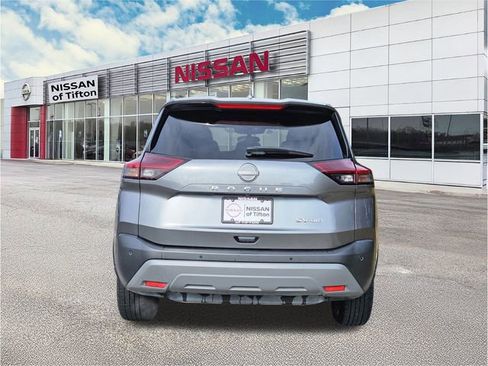 Certified 2023 Nissan Rogue SV image 5