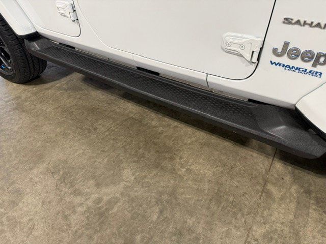 Used 2022 Jeep Wrangler Unlimited Sahara AWD/4WD image 7