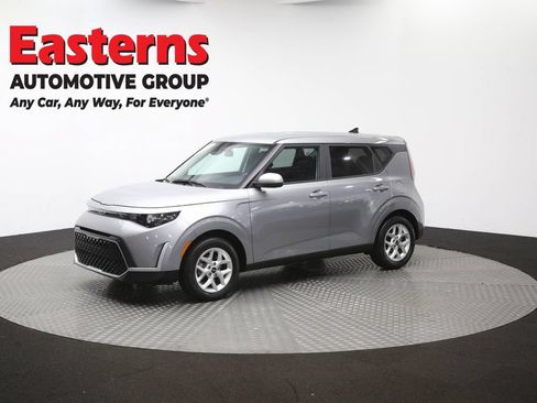 Used 2025 Kia Soul LX w/ LX Technology Package FWD image 55