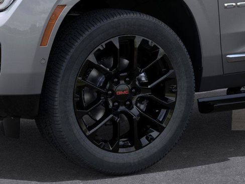 New 2026 GMC Yukon XL Denali w/ Denali Reserve Package RWD image 9