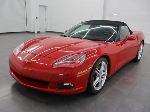 Used 2006 Chevrolet Corvette Convertible w/ Preferred Equipment Group RWD image 7