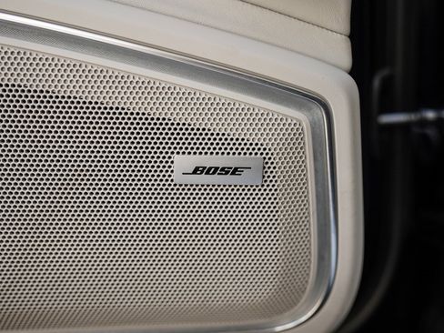 Used 2022 Porsche Panamera 4S w/ Premium Package image 35