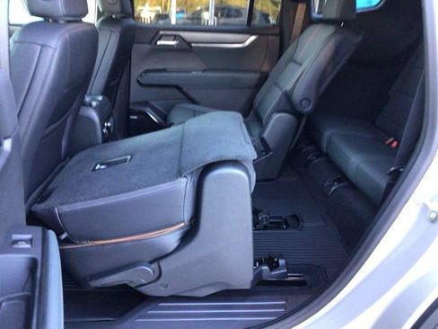 New 2026 GMC Acadia AT4 w/ LPO, Floor Liner Package AWD/4WD image 16