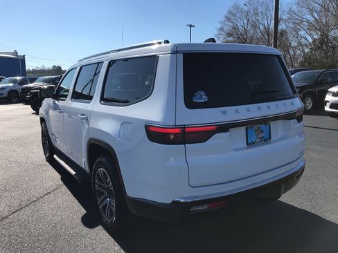 Used 2024 Jeep Wagoneer Series II image 10