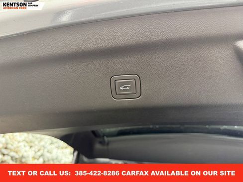 Used 2025 Chevrolet Suburban Z71 image 37