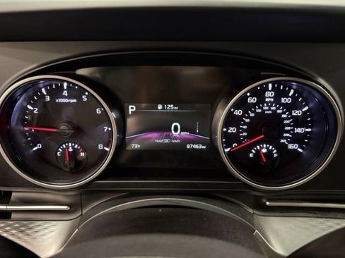 Used 2023 Kia Carnival LX FWD image 18