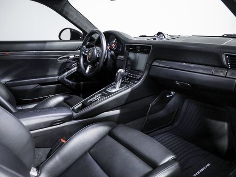 Used 2018 Porsche 911 Turbo S image 22