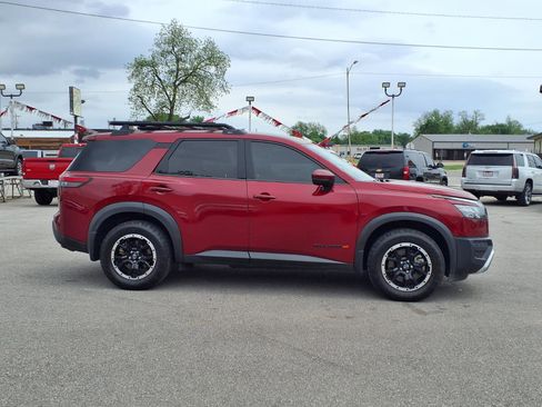 Used 2024 Nissan Pathfinder Rock Creek AWD/4WD image 2