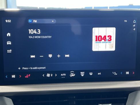 Used 2025 Ford Explorer Active image 16