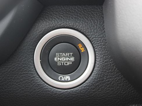 Used 2025 RAM 2500 Big Horn AWD/4WD image 27