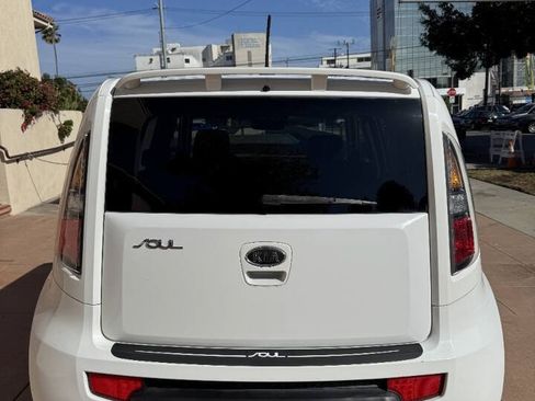 Used 2010 Kia Soul + w/ Audio Pkg FWD image 8