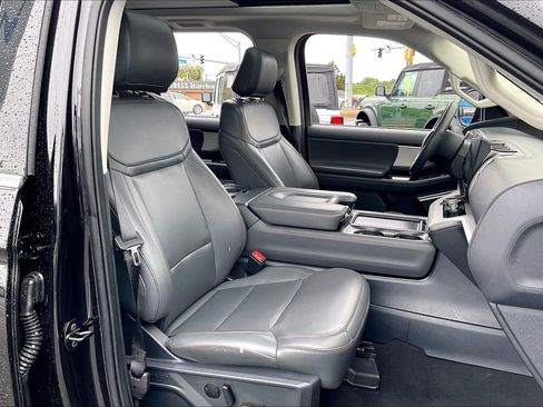 Certified 2025 Ford Expedition Active RWD image 7