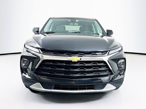 Used 2025 Chevrolet Blazer LT FWD image 2