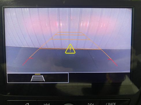 Used 2021 Chevrolet Malibu LT image 8