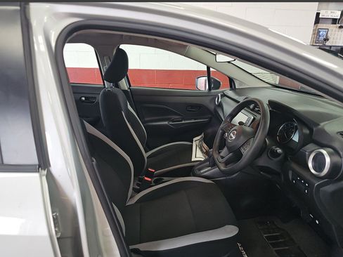 Used 2025 Nissan Versa S FWD image 5