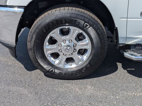 Used 2024 RAM 2500 Big Horn RWD image 9