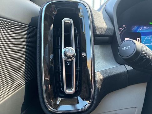 New 2026 Volvo XC40 B5 Plus w/ Protection Package Premier AWD/4WD image 27