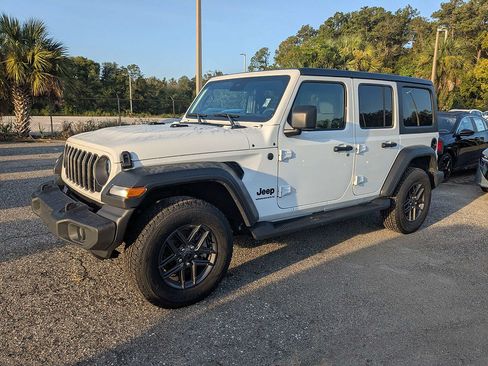 Used 2024 Jeep Wrangler Unlimited Sport AWD/4WD image 8