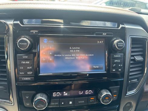 Used 2017 Nissan Titan Platinum Reserve RWD image 11