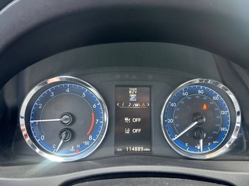 Used 2017 Toyota Corolla SE w/ SE Premium Package FWD image 21