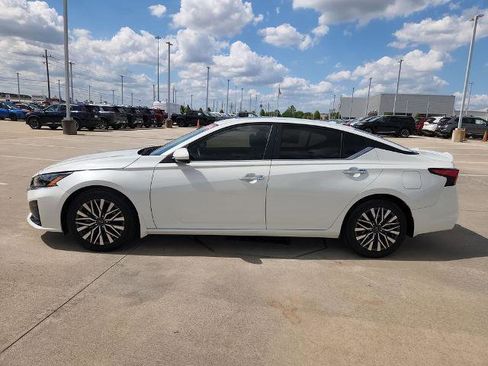 Certified 2023 Nissan Altima 2.5 SV w/ SV Premium Package image 8