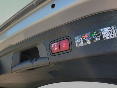 Certified 2026 Mercedes-Benz GLE 450 4MATIC image 11