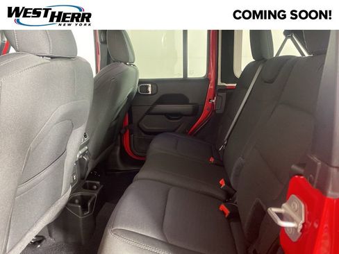 Used 2022 Jeep Wrangler Unlimited Sahara w/ Cold Weather Group AWD/4WD image 14