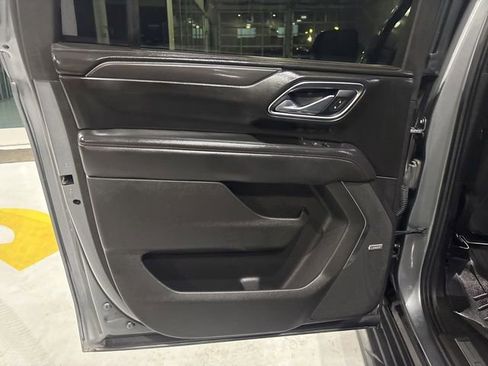 Used 2021 Chevrolet Suburban RST AWD/4WD image 30