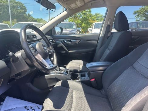 Used 2017 Nissan Rogue SV FWD image 8