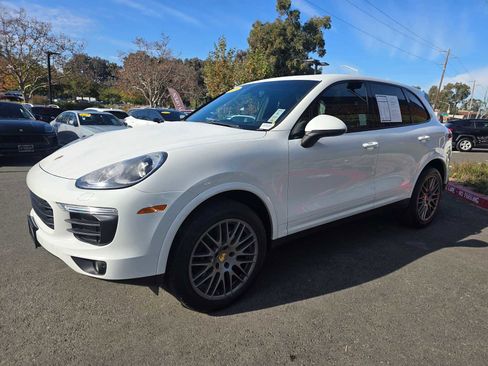 Used 2018 Porsche Cayenne Platinum Edition image 7