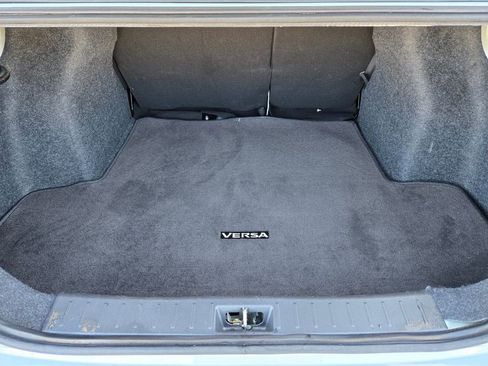 Used 2025 Nissan Versa SR image 28