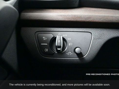 Used 2024 Audi Q5 2.0T Premium w/ Convenience Package image 16