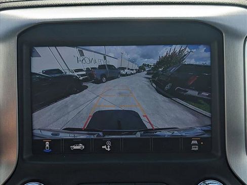 Certified 2022 GMC Sierra 2500 SLT w/ SLT Convenience Package image 13