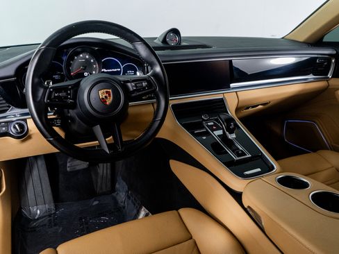 Used 2022 Porsche Panamera 4 Platinum Edition image 2