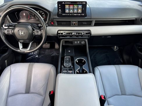 Used 2024 Honda Pilot Touring image 16