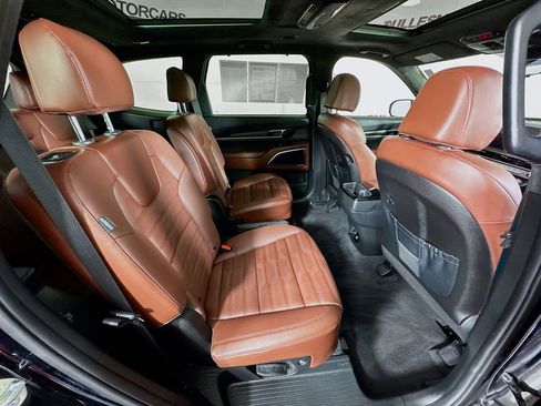 Used 2025 Kia Telluride SX Prestige image 30