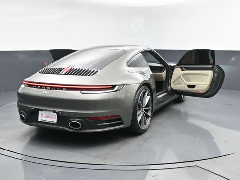 Used 2022 Porsche 911 Carrera w/ Premium Package image 34