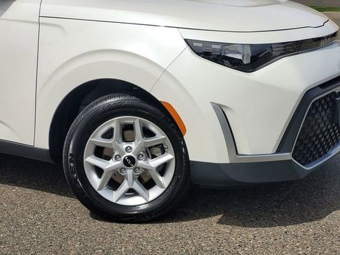 Used 2025 Kia Soul LX w/ LX Technology Package image 6