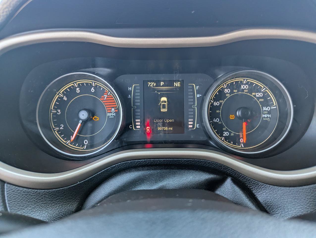 Used 2018 Jeep Cherokee Latitude w/ Cold Weather Group AWD/4WD image 15
