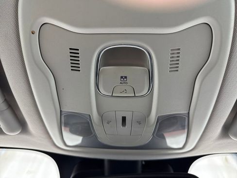 Used 2016 Jeep Renegade Latitude w/ Safety & Security Group image 33