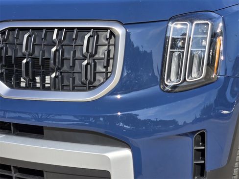New 2025 Kia Telluride EX w/ EX Captain's Chair Package image 6