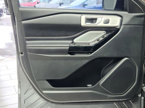 Used 2022 Ford Explorer ST w/ Equipment Group 401A image 9