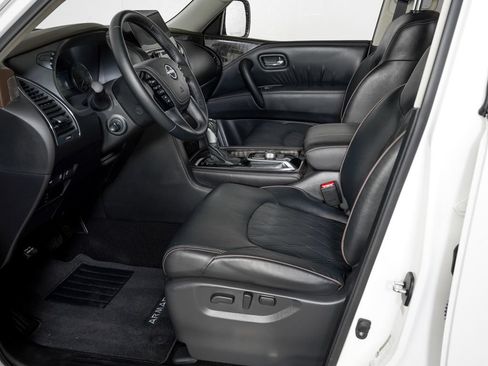 Used 2024 Nissan Armada Platinum w/ Captain's Chairs Package RWD image 15